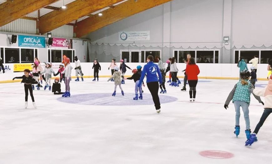 Image 5: Patinaje sobre hielo para niños y adultos con patines incluidos
