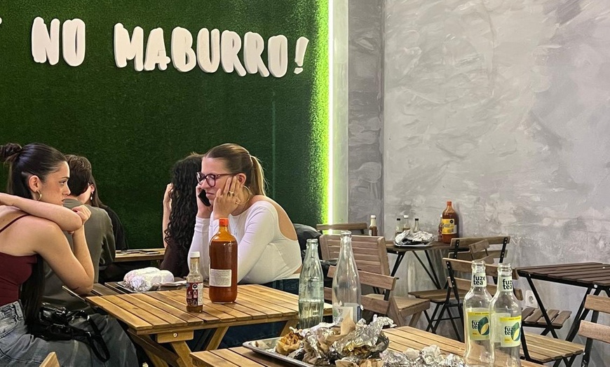 Image 8: Menú de burritos con nachos, burritos y bebidas para 2 o 4 personas 