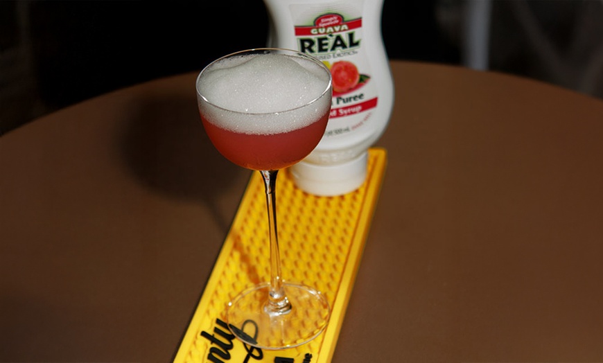 Image 3: Entrada para 2 personas, experiencia de cata de ron y ginebra