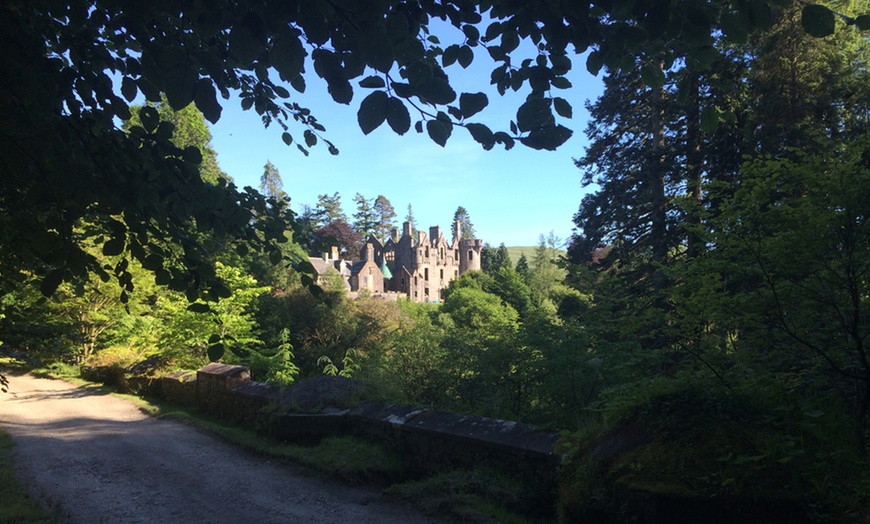 Image 1: Título nobiliario de lady o lord en Dunans Castle Scottish Laird