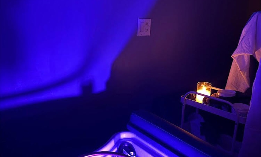 Image 3: 60 or 120-Min Hydrotherapy Scalp Treatment with Hair Wash or More