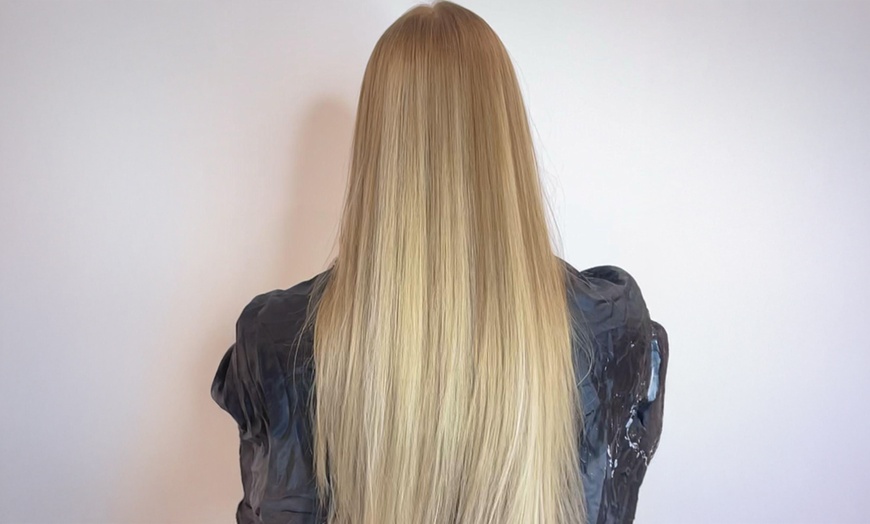 Image 11: Haarschnitt opt. mit Ansatz färben, Koloration, Ombre, Dauerwelle uvm.