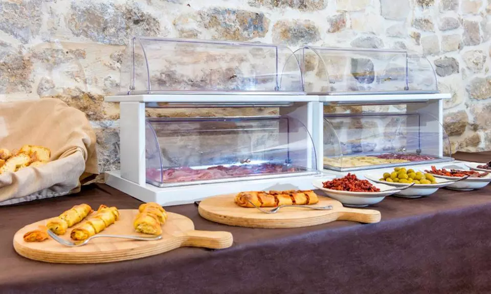 Ragusa 4*: camera Classic con colazione, drink e massaggio per 2