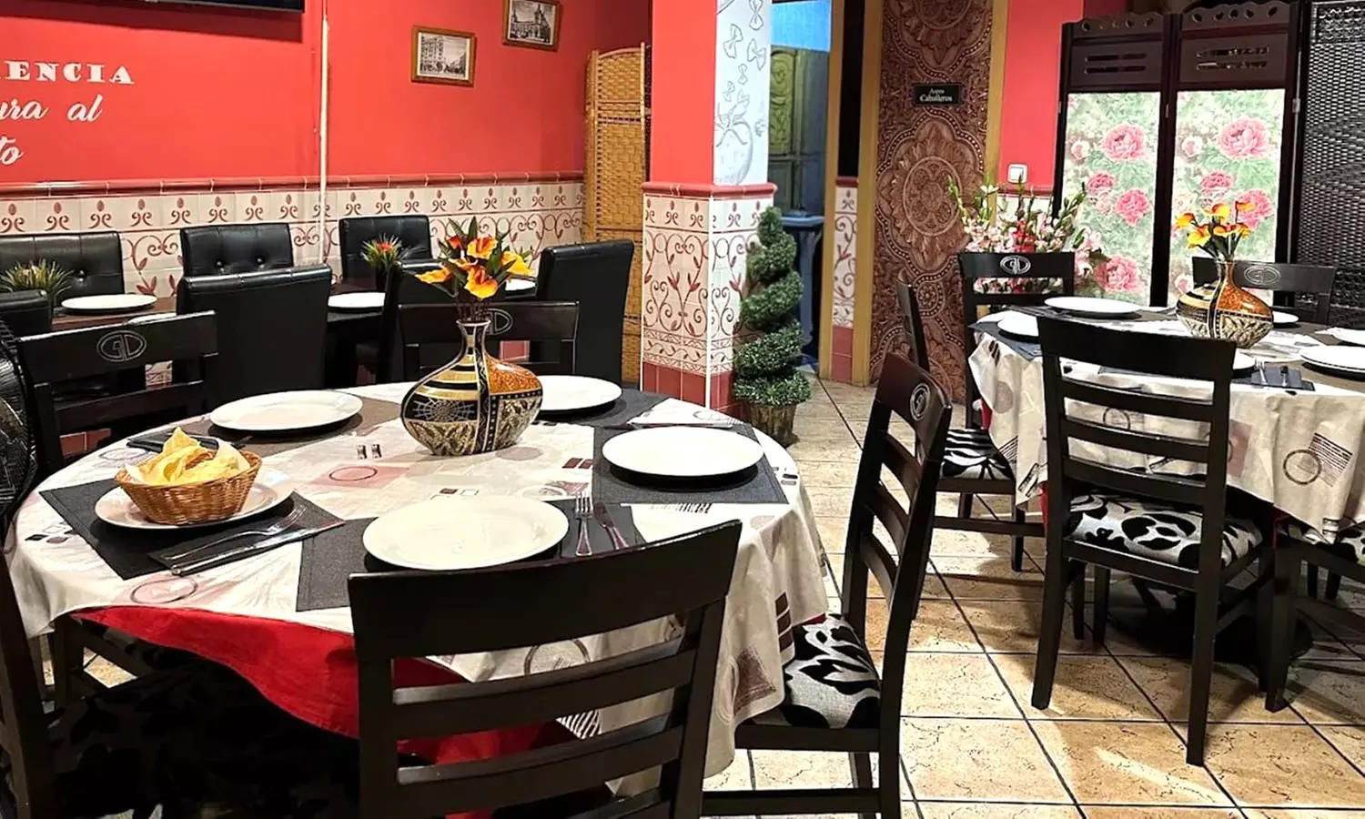 Menú fast o menú indio gourmet para 1, 2 o 4 personas en Mahal Indian