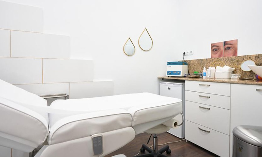 Image 4: Bioestimulación en cuero cabelludo para la regeneración capilar