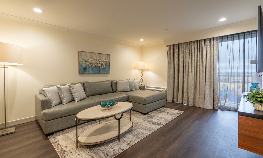 Image 5: Member Pricing: Budget Hotel in Central NOLA with Rooftop Pool 
