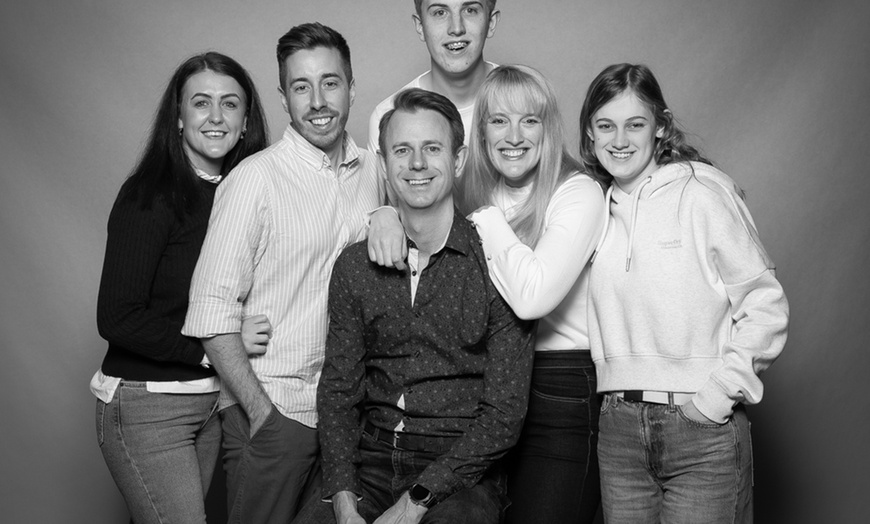 Image 8: Family Photoshoot with Prints