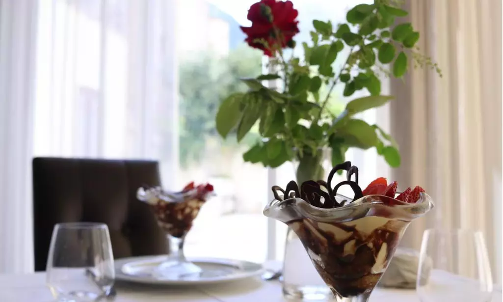 Marche: soggiorno con colazione, mezza pensione, grotte o massaggio