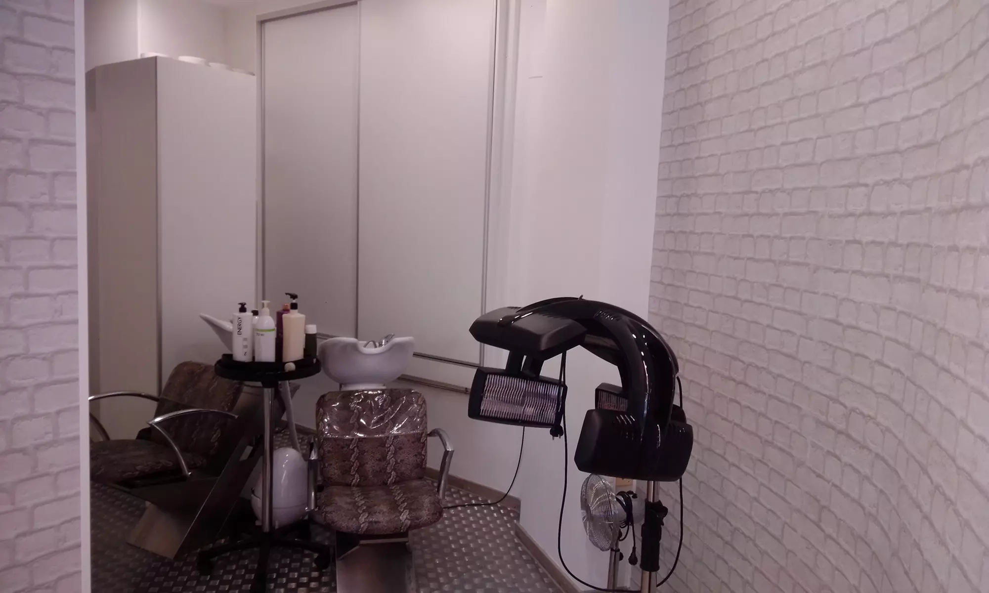 Sesión de peluquería con corte y opción a tinte o alisado de queratina