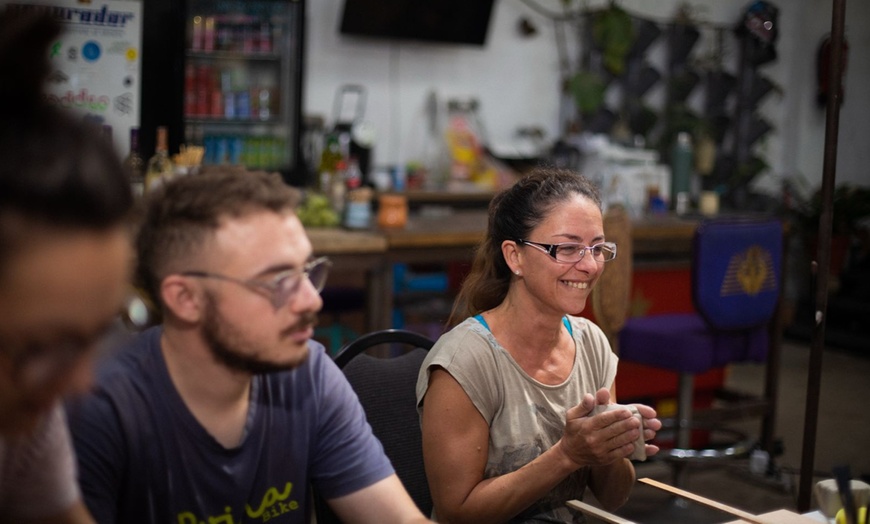 Image 17: Taller de cerámica para 1 o 2 personas con picoteo y vino ilimitado