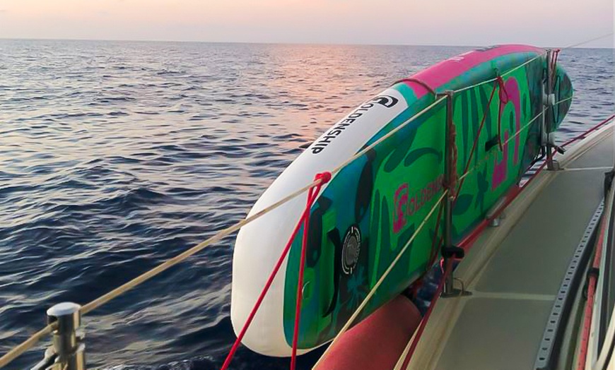 Image 13: Paseo en velero en grupo o privado con bebidas y picoteo para 1-4 pax.