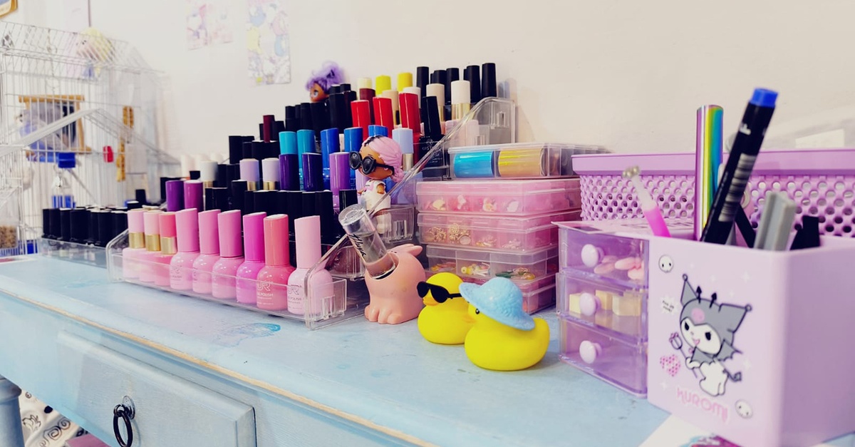 Manicura, pedicura o manipedi con esmaltado en Valencia