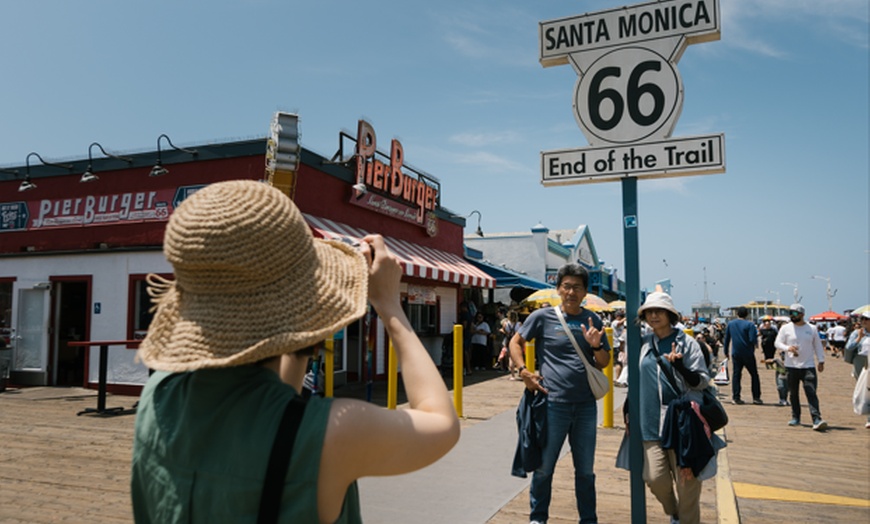 Image 7: Hollywood Sightseeing, Celebrity Tour & More For One Child or Adult 