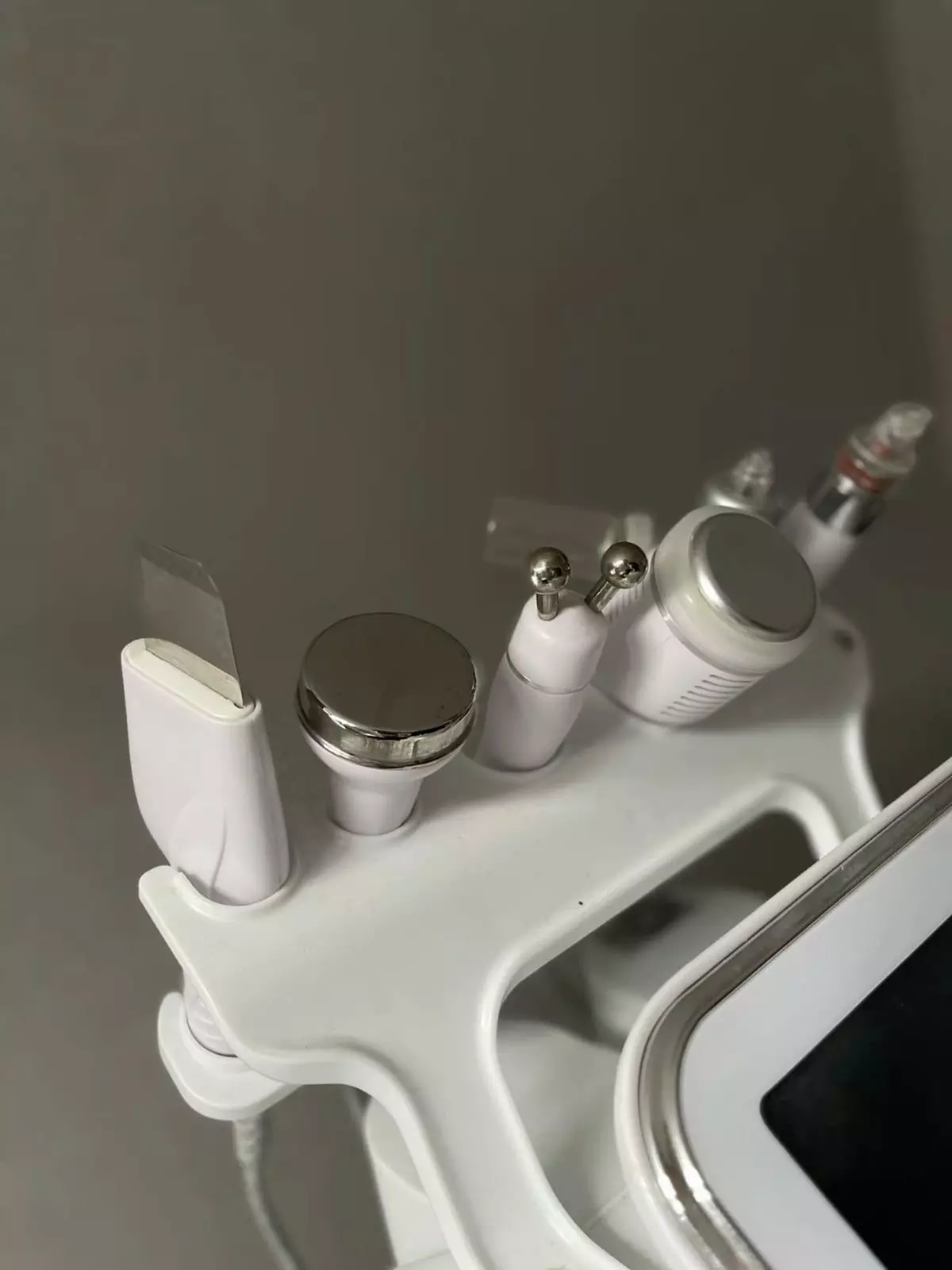 Get a Choice of One, Two or Three 55 Minute Signature or Hydrafacials