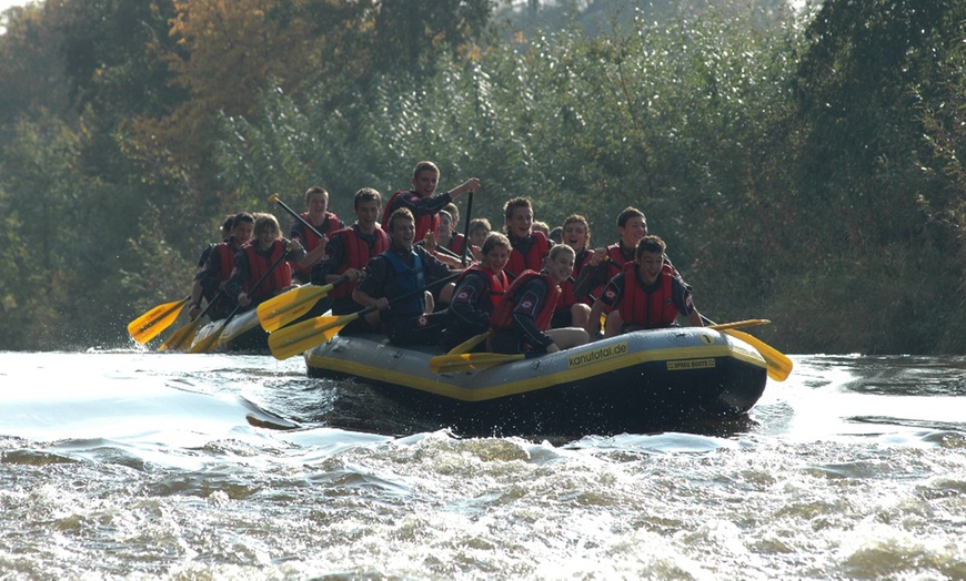 Image 4: Spaß & Action auf der Rur: 2 Std. Rur-Rafting für bis zu 10 Personen