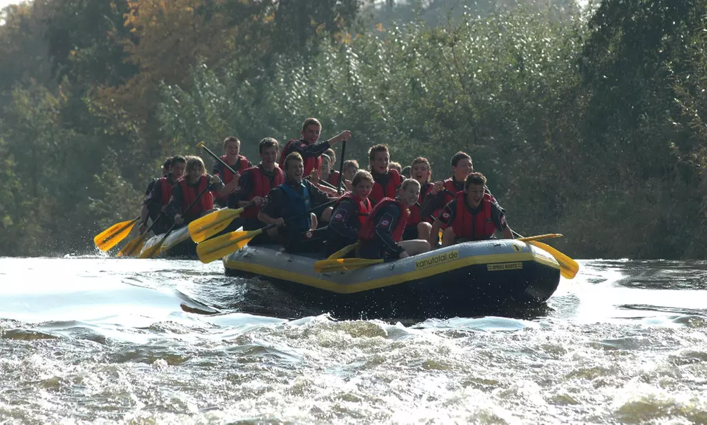 Spaß & Action auf der Rur: 2 Std. Rur-Rafting für bis zu 10 Personen