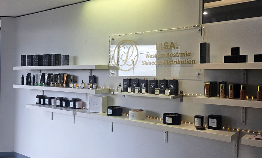 Image 6: Indulge in Luxe Pampering: Unwind with Face and Body Pamper Package!