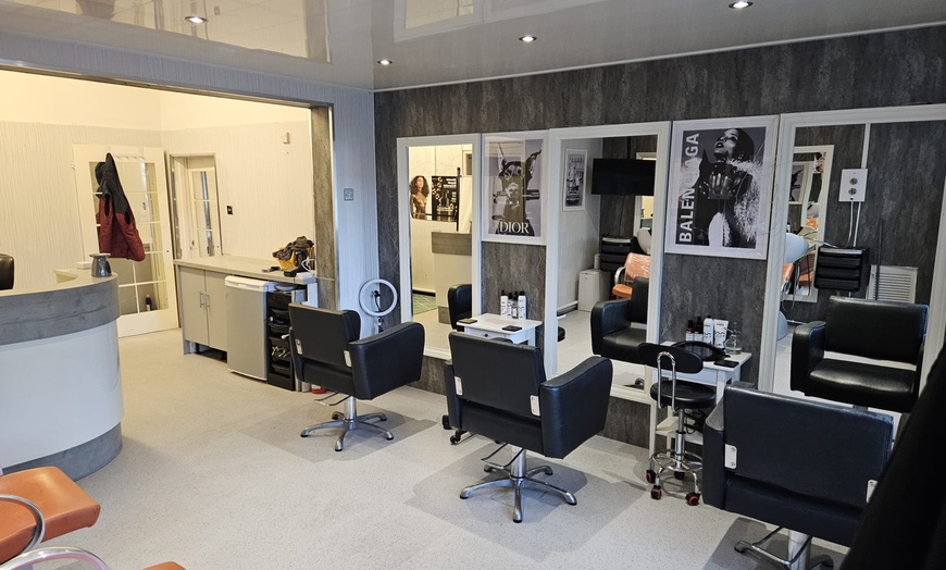 Image 3: Refresh with a Wash, Cut, Conditioning, Half-Head of Highlights!