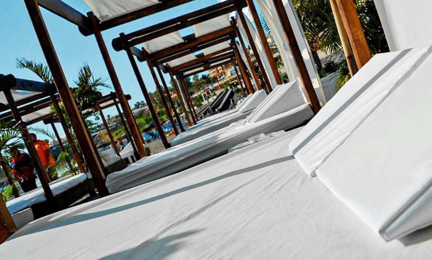 Image 5: Alquiler de cama balinesa en Playa Fañabé, almuerzo y bebidas para 2