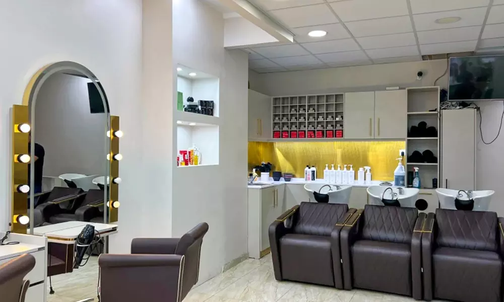 Haarschnitt, Ansatzfarbe oder intensive Repair-Haarkur für 1 Person