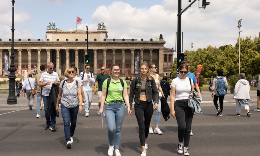Image 1: 90-150 Min. Stadtführung durch Berlin für 1, 2 oder 4 Personen