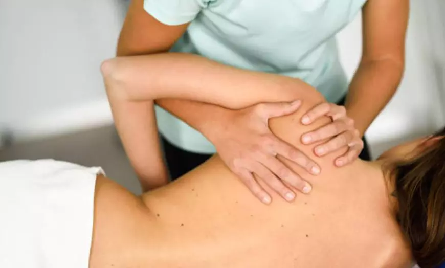 Image 1: 1 o 2 sesiones de fisioterapia de 60 minutos para 1 persona