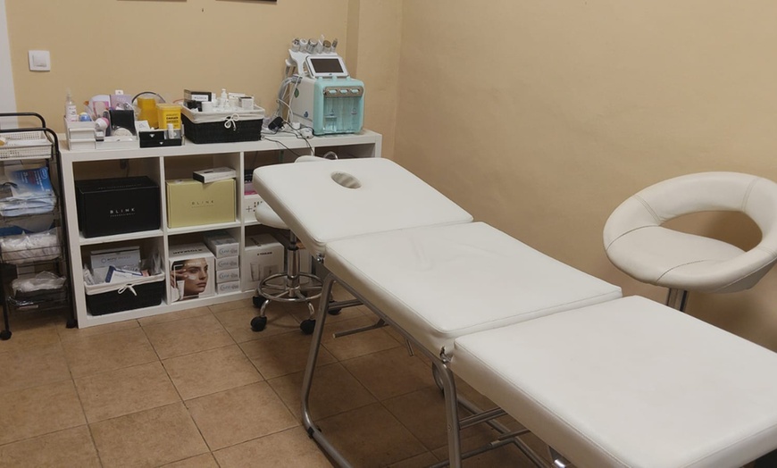 Image 6: 1, 2 o 4 sesiones de radiofrecuencia facial o corporal con masaje