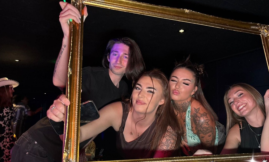 Image 13: Bistro Live – The Ultimate Party Experience! 