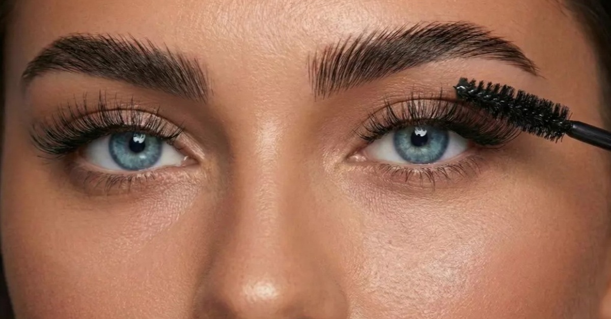 Servicio de lifting de pestañas y laminado de cejas en Tarragona