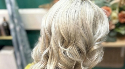 Half Head Highlights, toner, cut & blow-dry - Marleys Roots