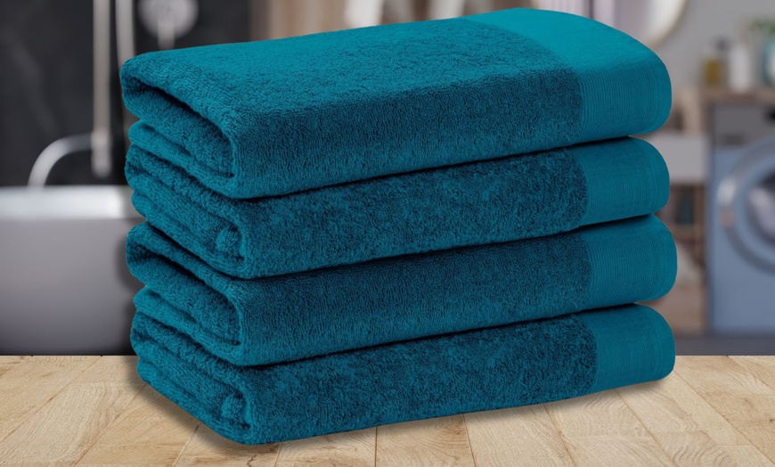 Image 13: Pack of Four Egyptian Cotton 550gsm Bath Towels
