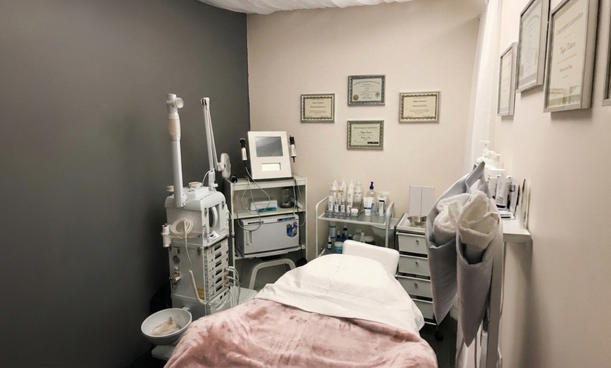 Image 3: 5th Gen Thermage FLX Skin Tightening & Lifting for Face, Neck & Body