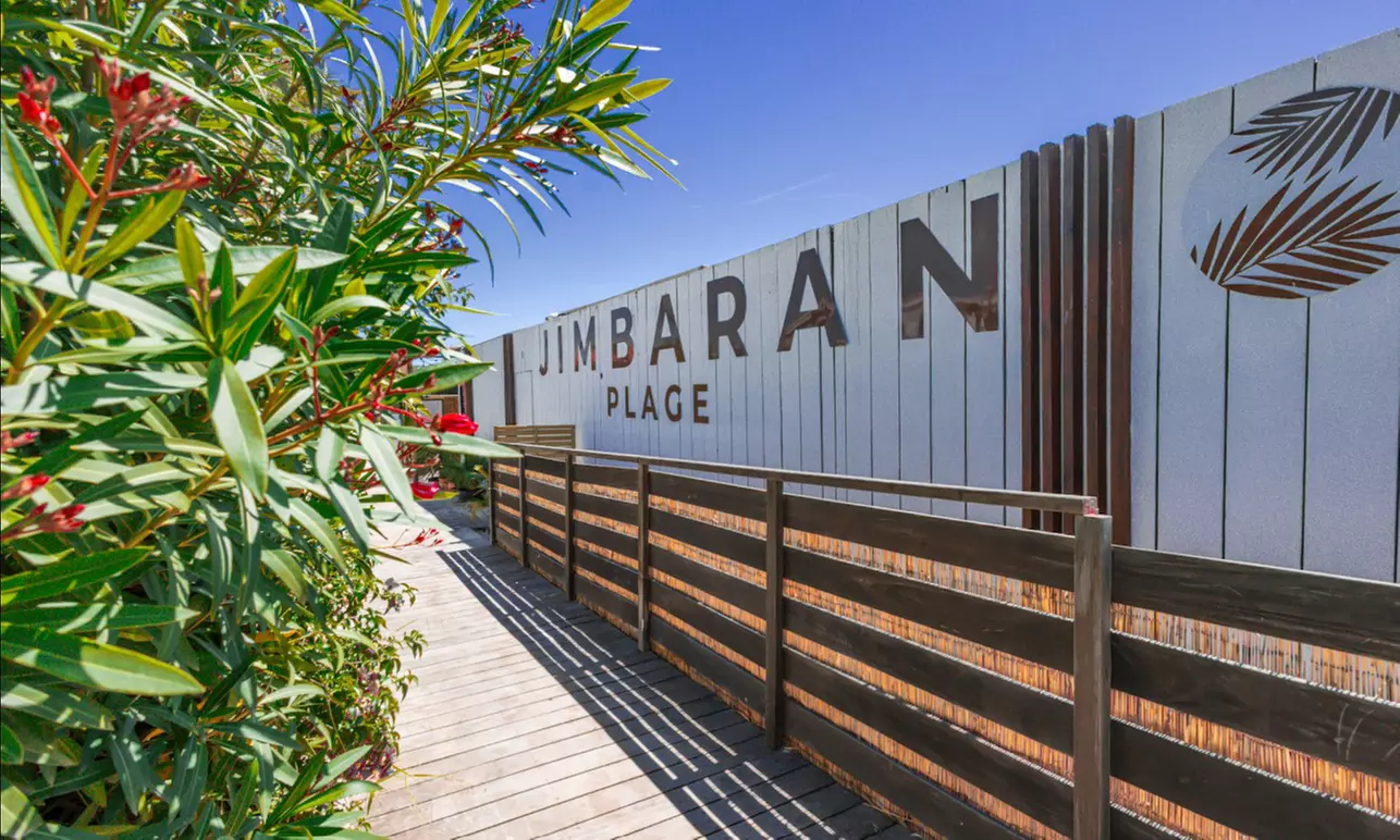 Journée plage privée à deux : détente privilégiée à Golfe-Juan