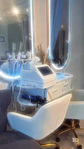 70 or 110-Min Luxury Head Spa w/Massage on Neck & Scalp + Mini-Facial 