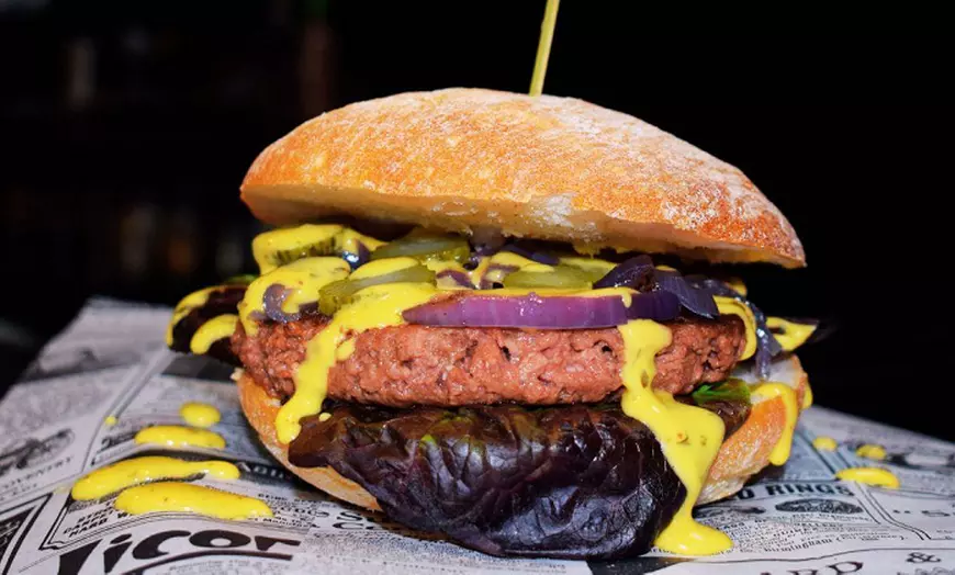 Image 17: Menú de hamburguesa smash o prime para 2 o 4 personas, postre y bebida
