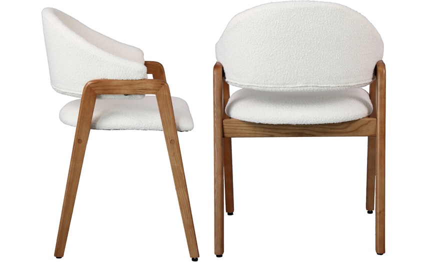 Image 5: Sillas de comedor tapizadas con patas de madera Woolden, de Doosense