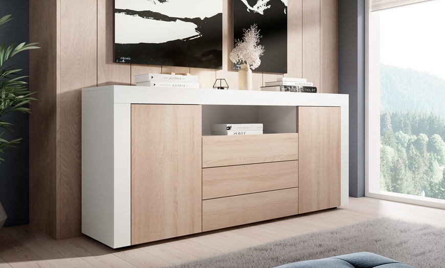 Image 1: Buffet Yanis