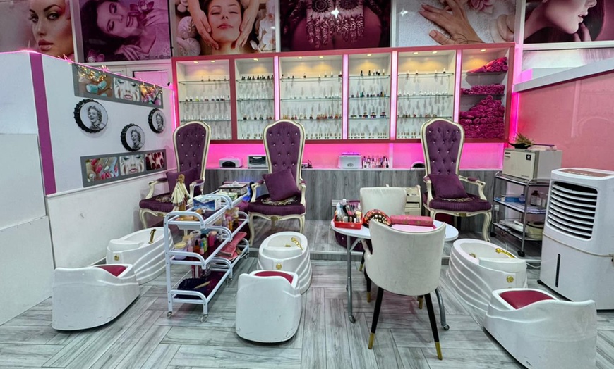 Image 5: Full Set Of one by one Eyelash with thick look