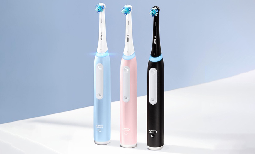 Image 12: Oral-B Electric Rechargeable Toothbrush Range 