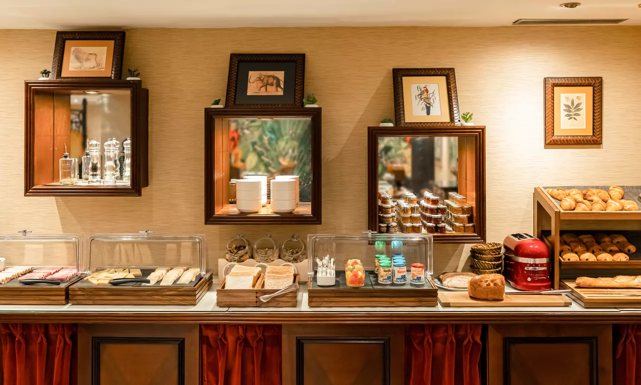 Paris: Klassik-Doppelzimmer, opt. mit Frühstück