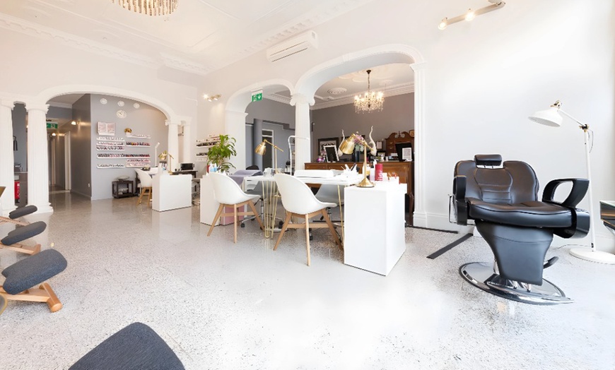 Image 7: 30 Min Thai Back Massage or 60 Min Full Thai Oil/Swedish Massage