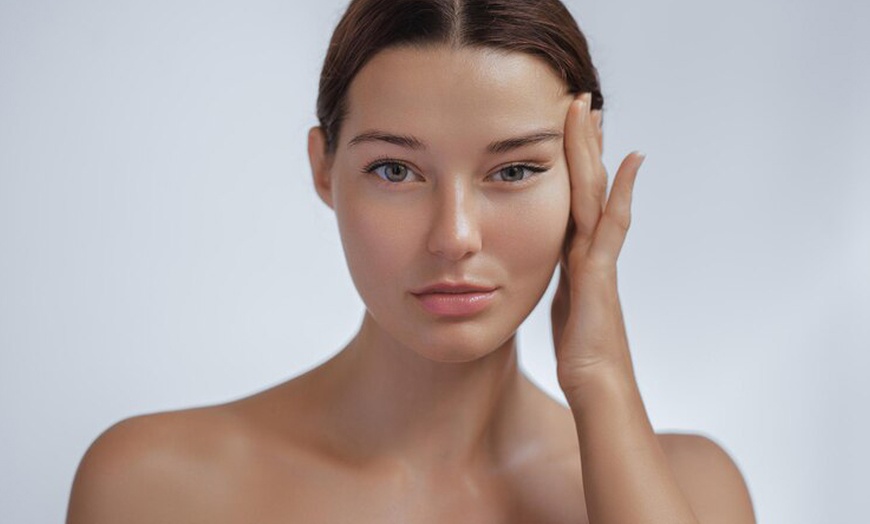 Image 5: Tratamiento reafirmante inyectable en tercio superior facial