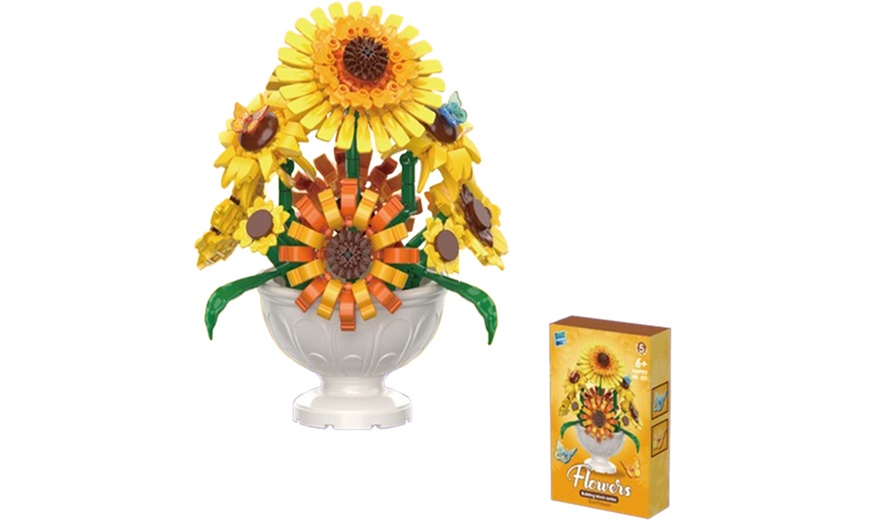 Image 2: DIY Flower Bouquet Building Set