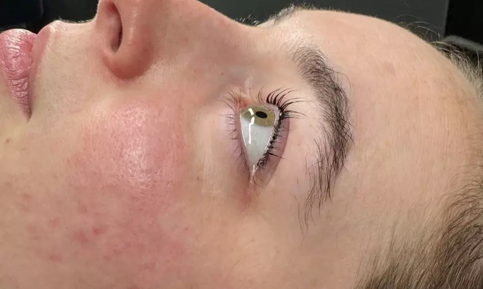 Get Beautiful Lashes with One Eyelash Tinting and Lift Treatment