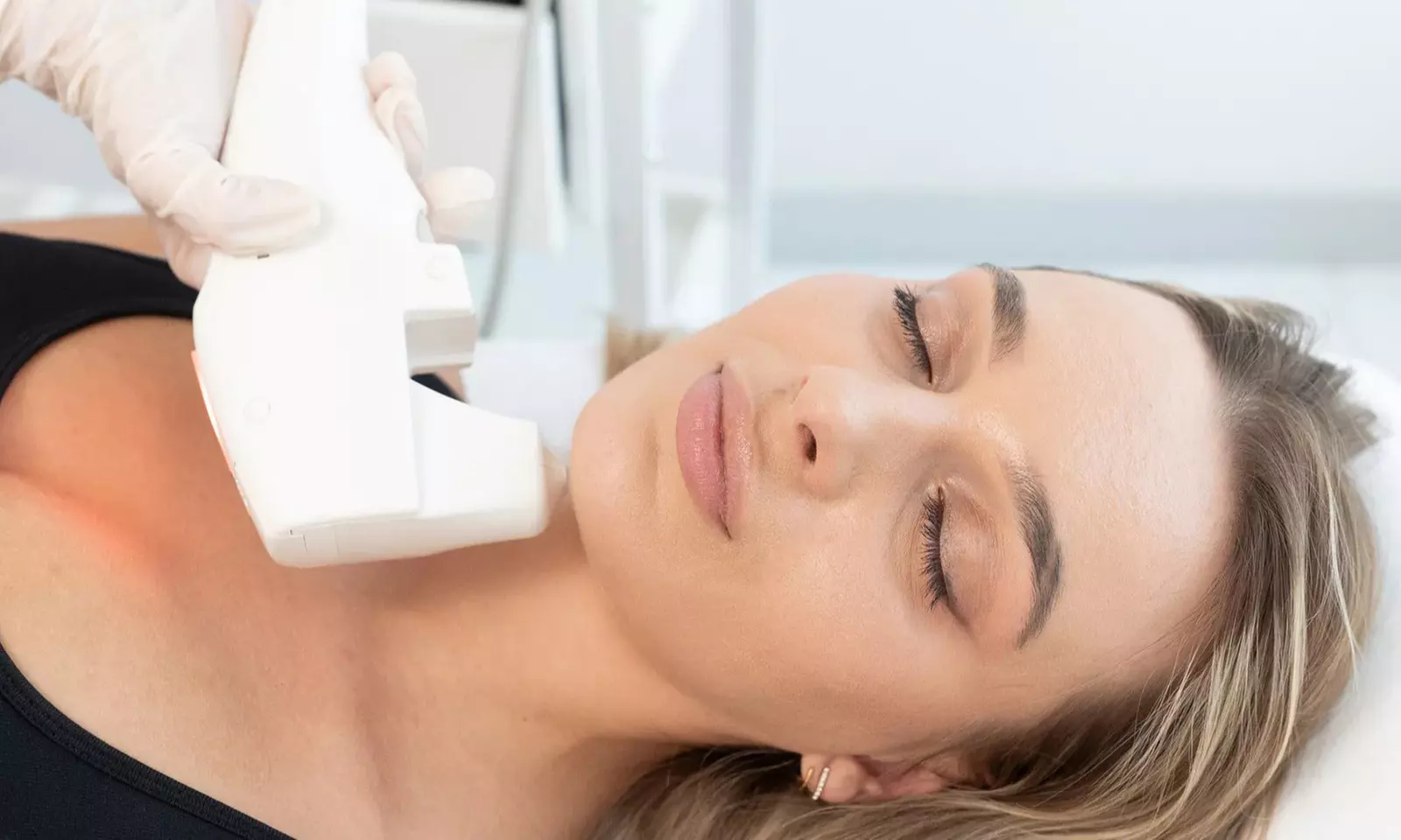 Zabieg HIFU 3D: lifting bez skalpela na wybrane partie lub całą twarz