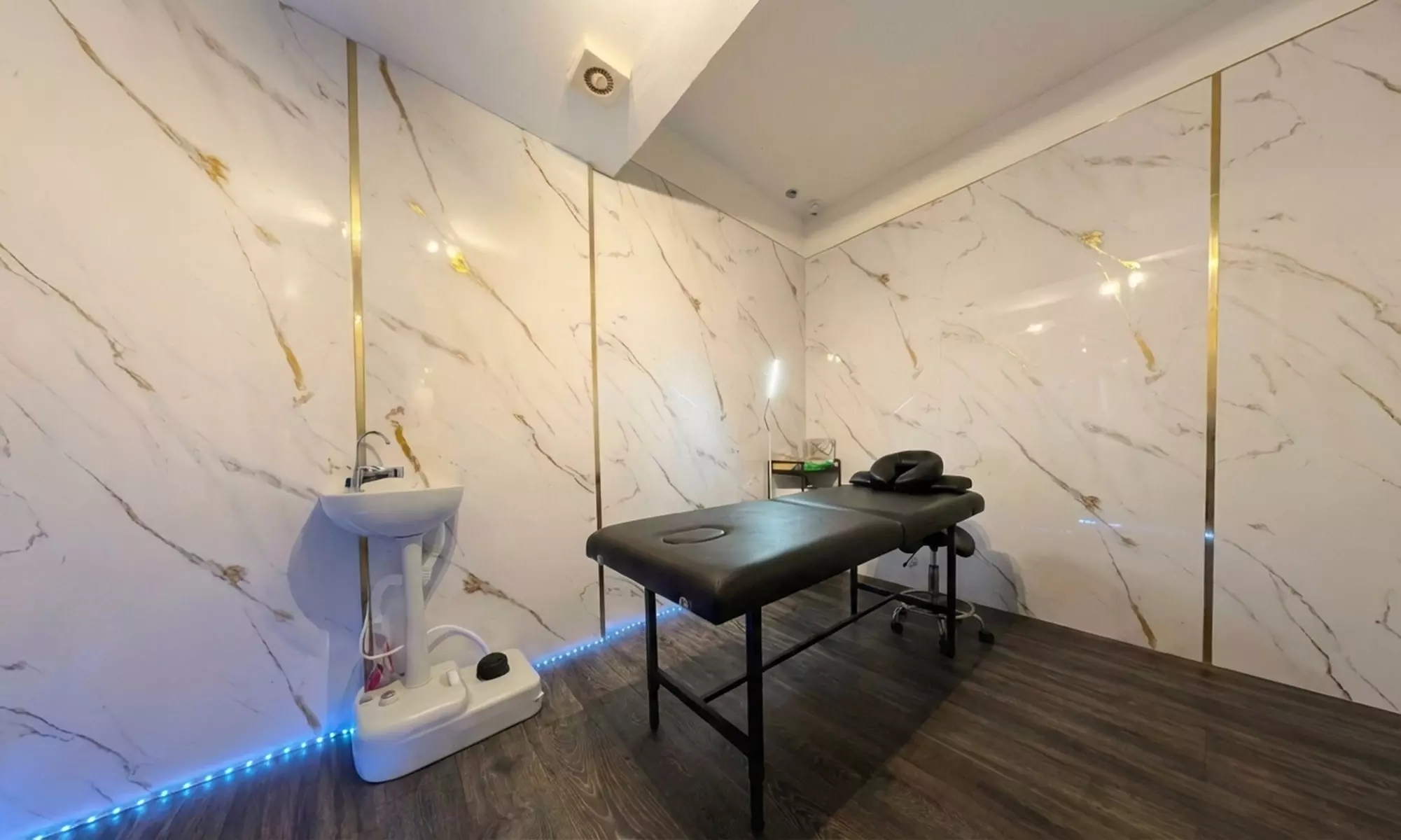 60 Minute Swedish Massage Therapy Session in a Cozy Clinic