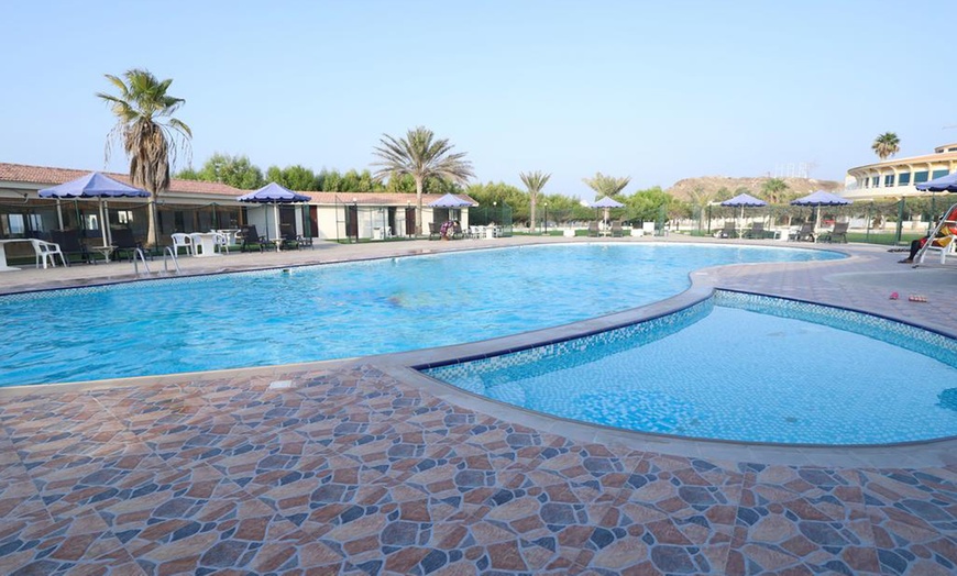 Image 2: Fujairah: 1- or 2-Night All-Inclusive Stay