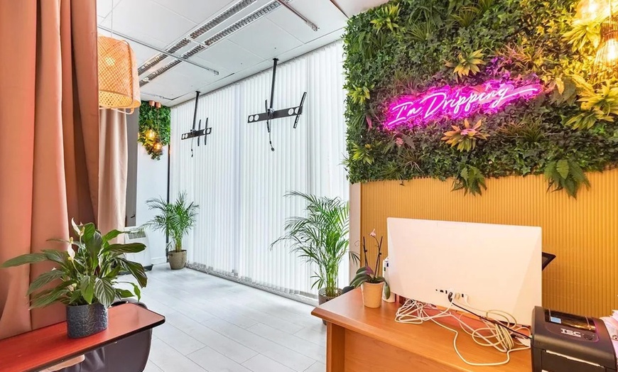 Image 5: Cryolipolysis Fat Freezing Treatment with One or Two Heads