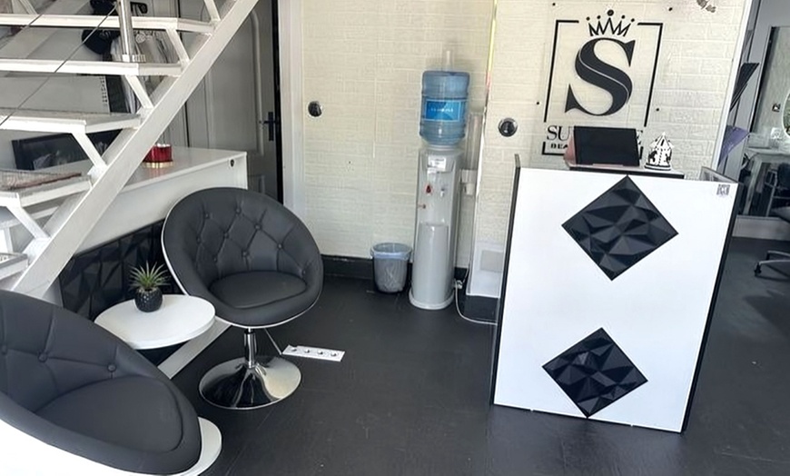 Image 5: Manicura y/o pedicura con esmaltado y opción a primera puesta de uñas