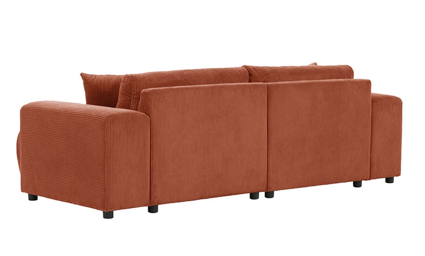 Image 34: Canapé d'angle réversible 3 places "Jambi" de Kocoon en velours côtelé